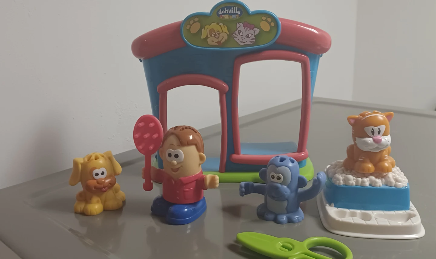 Vintage Play-Doh Fuzzy Pet Parlor