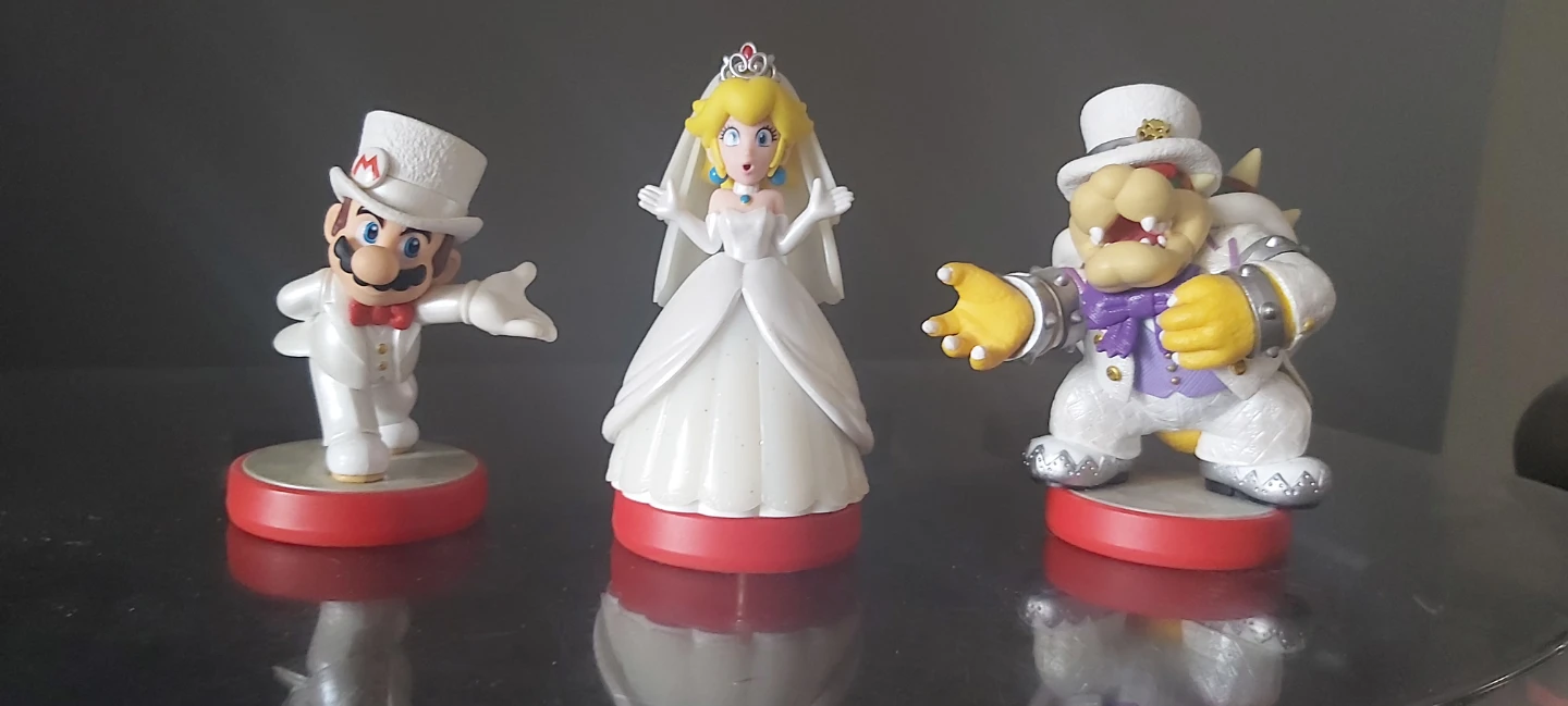Super Mario Odyssey Wedding Edition Amiibo Set
