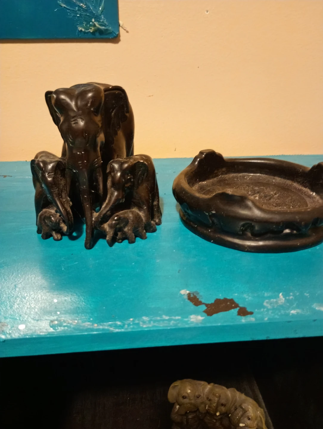 Dark Elephant Family Figurine - photo 2