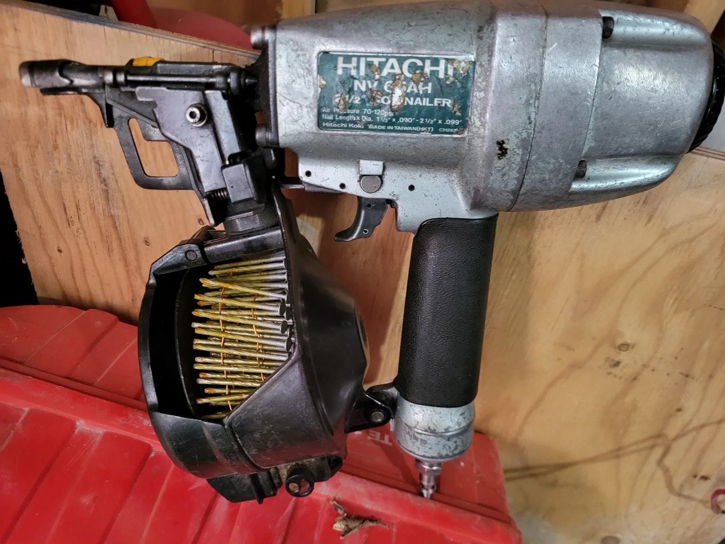 Hitachi NV65AH Coil Siding Nailer - photo 2