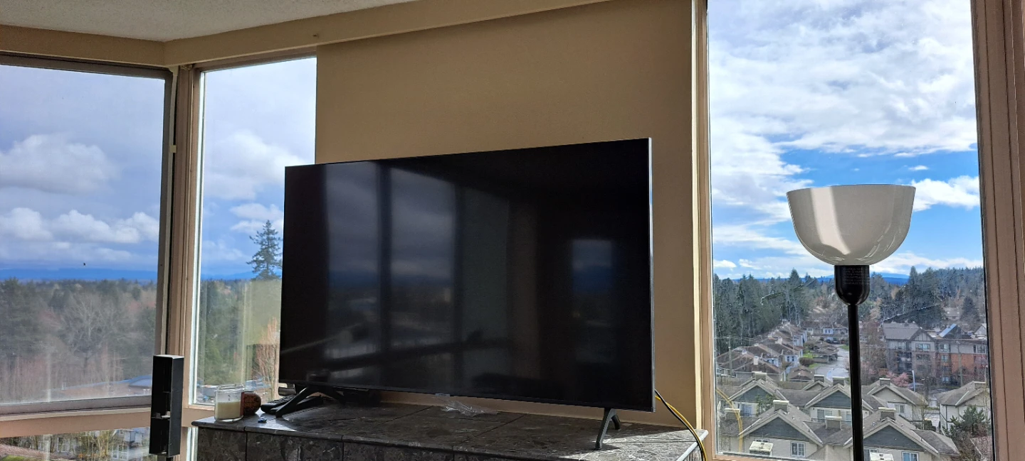 Title: Samsung 50” 4K UHD Smart TV – Like New – $300