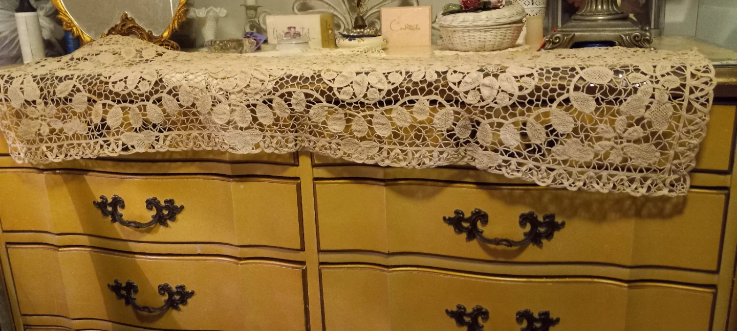 Vintage Lace Table Runner