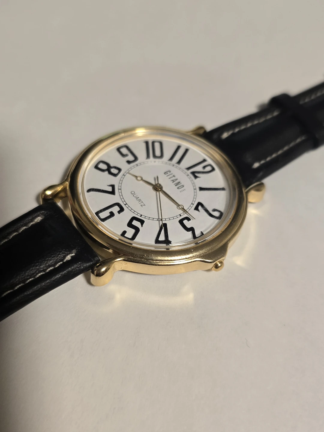 Extremely Large Round Gitano Quartz Watch 4.4cm case diameter - photo 3