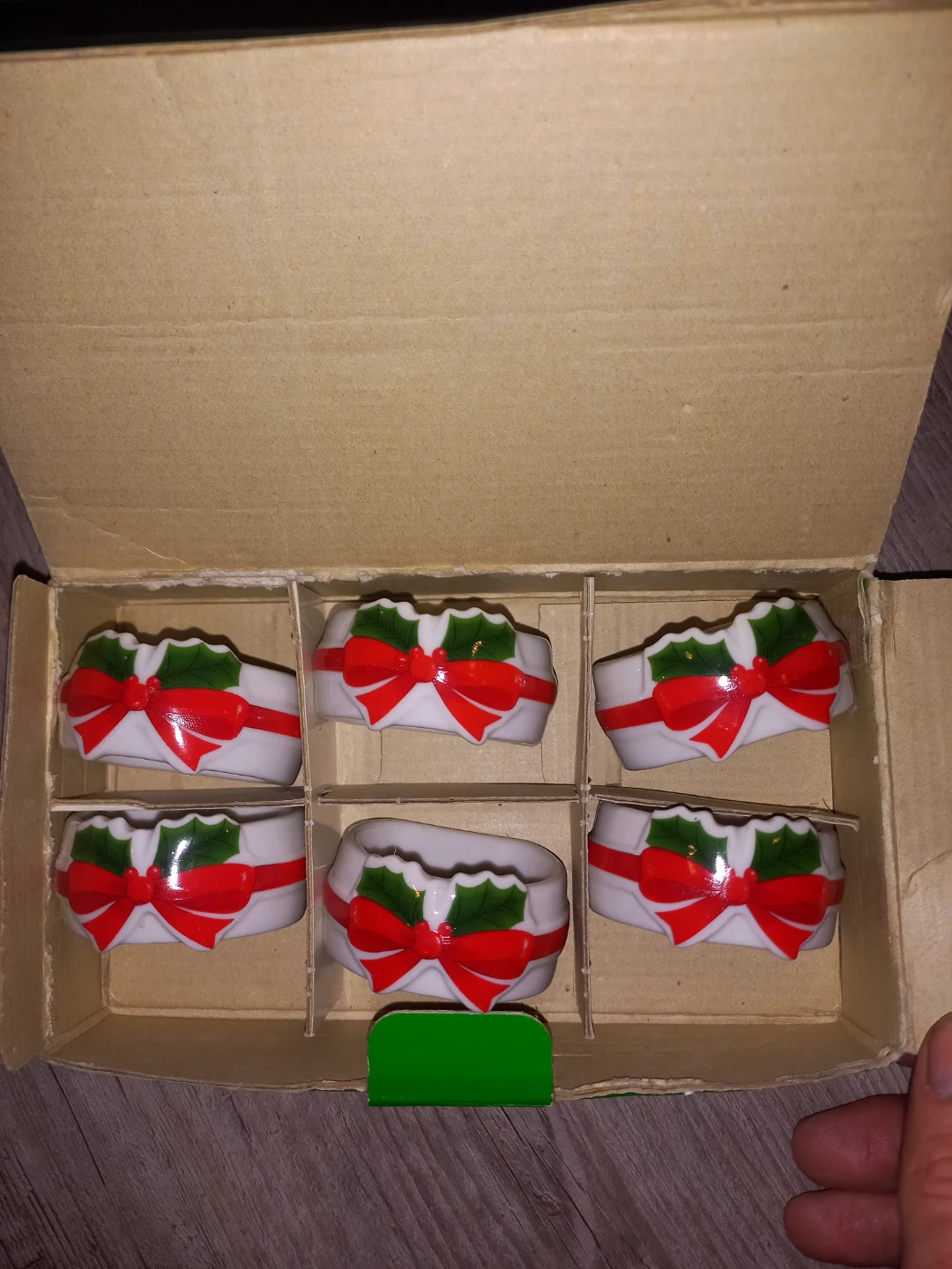 Set of 6 Christmas Holly Bow Napkin Rings - photo 2
