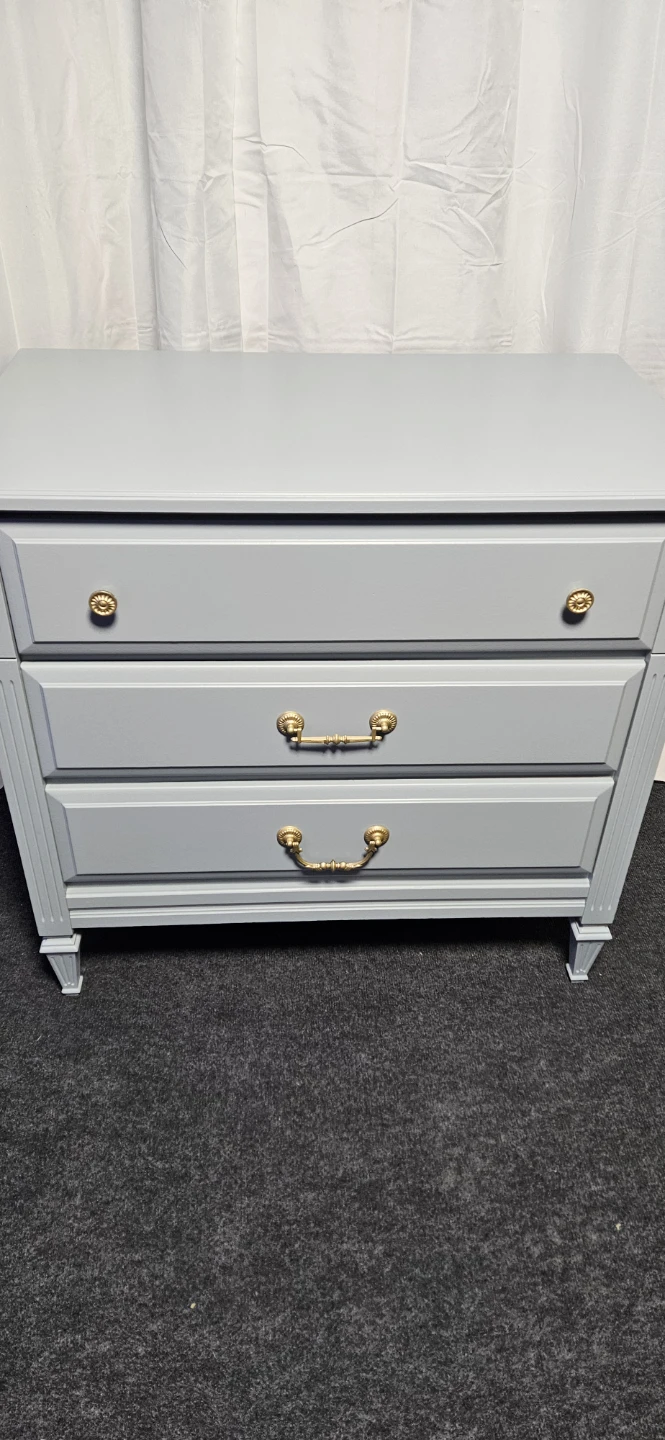 Grey 3-Drawer Dresser with Gold Hardware - photo 2