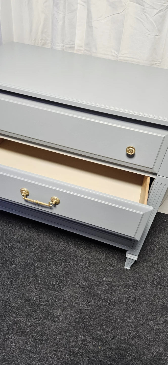 Grey 3-Drawer Dresser with Gold Hardware - photo 5
