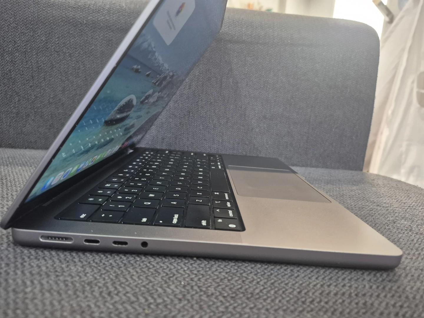 Apple MacBook Pro 14-inch 2021 M1 chip - photo 5