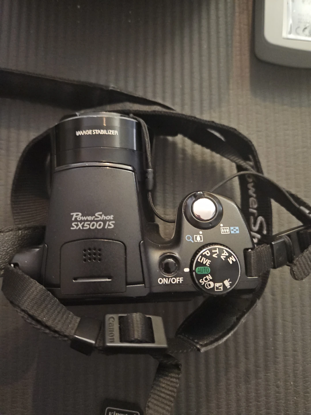 Canon PowerShot SX500 IS Digital Camera with Case and Charger