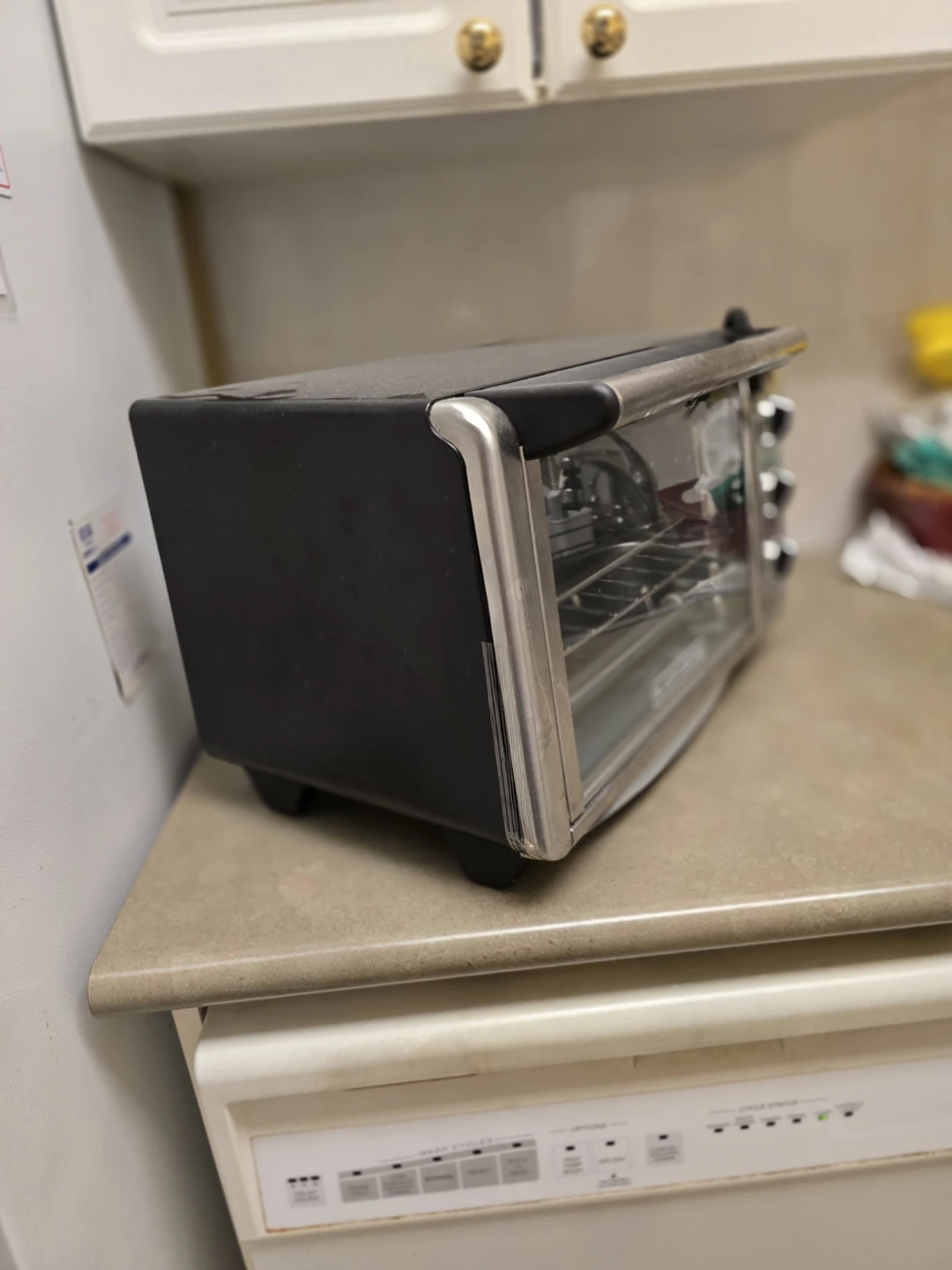 BLACK+DECKER 4-Slice Toaster Oven - photo 2