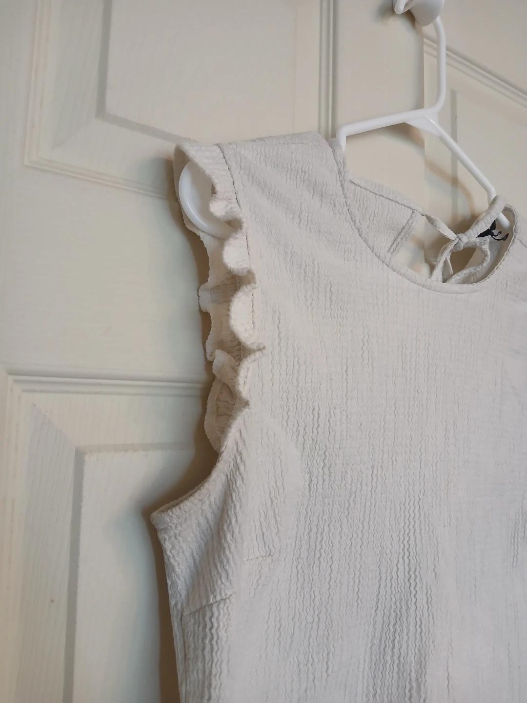 RW&CO. Cream ruffle summer top, size medium (M) - photo 3