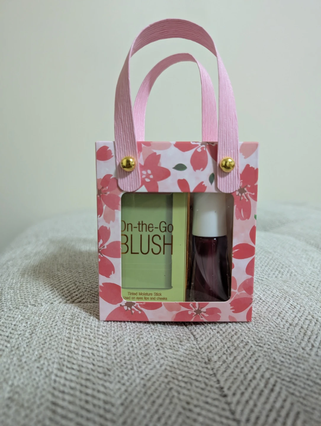 NUSH basic birthday hamper for her - photo 3