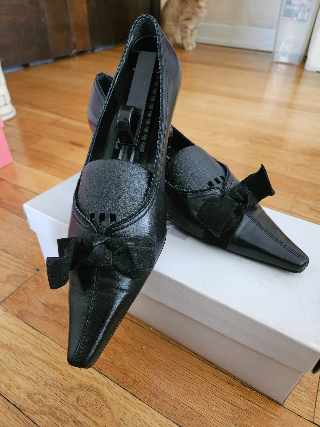 Franco Sarto Black Pointed Toe Heels with Bow - Size 9