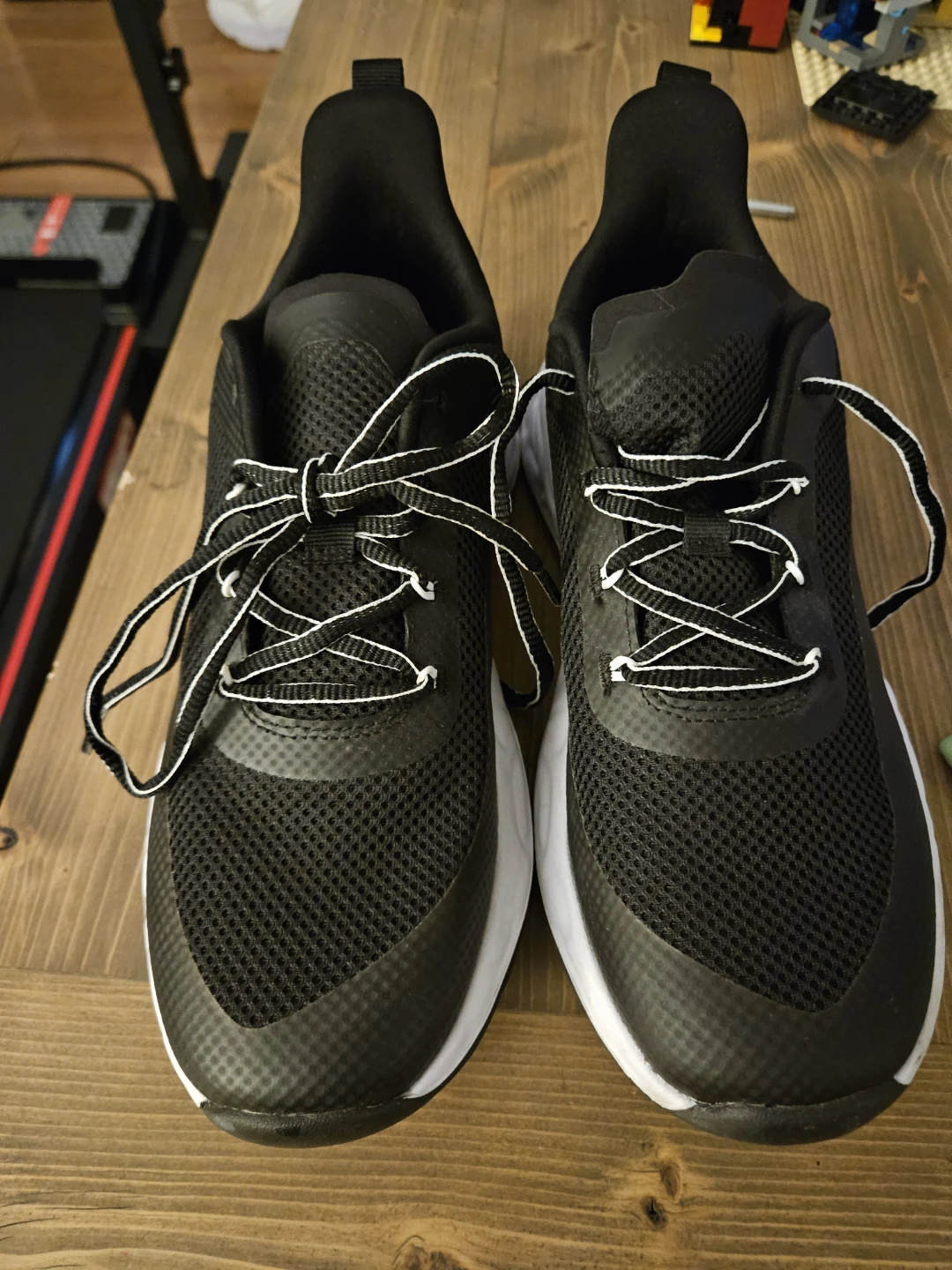 Black Athletic Shoes Size 6