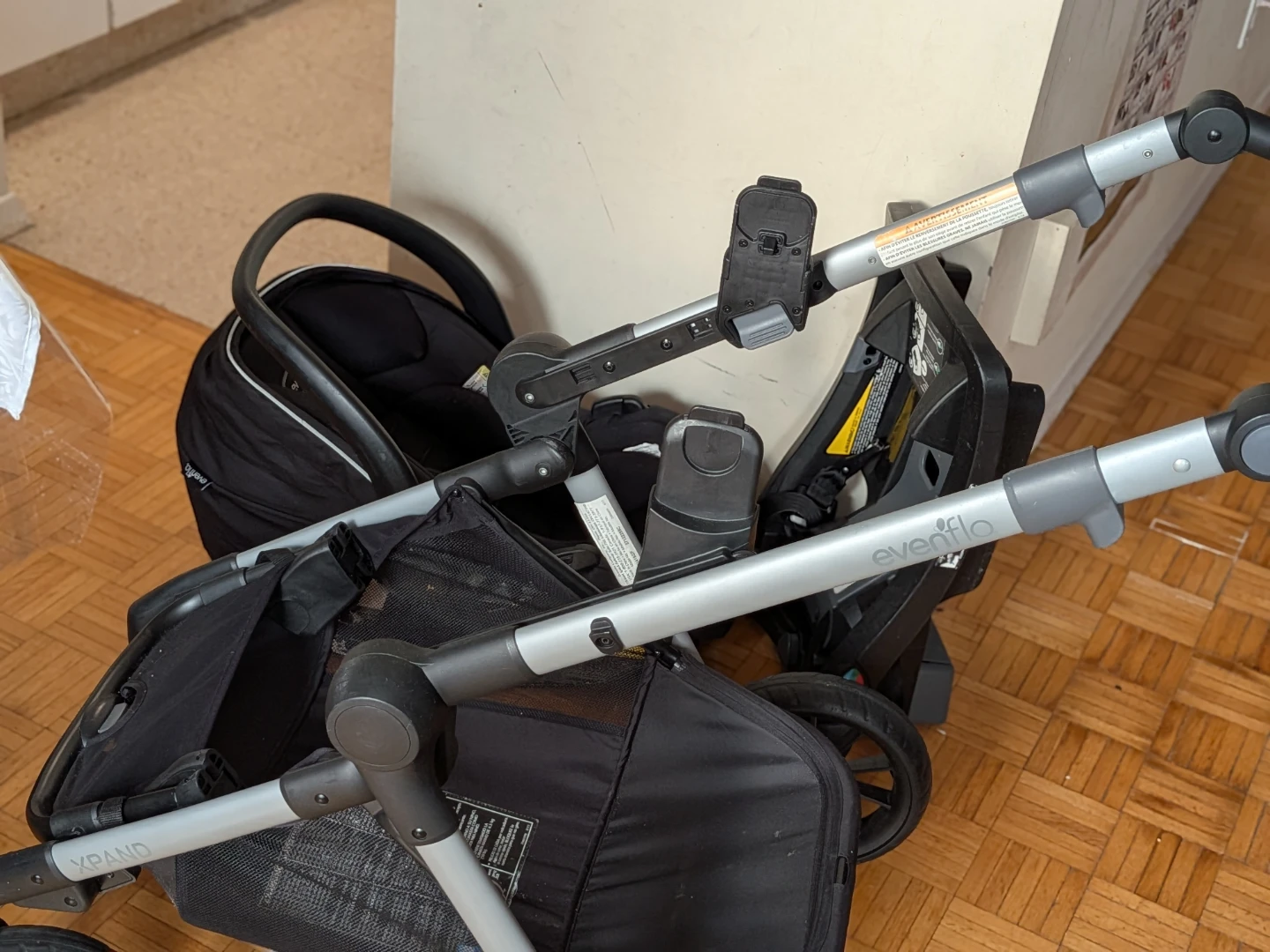 Evenflo Pivot Travel System with Car Seat
