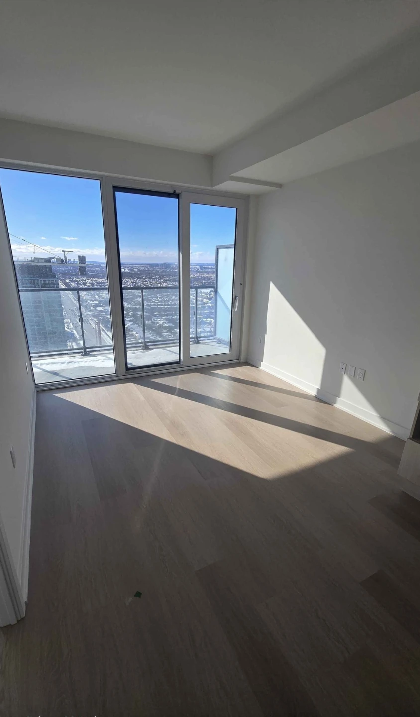 BRAND NEW NEVER LIVED IN HIGH FLOOR CONDO IN M3 - photo 5