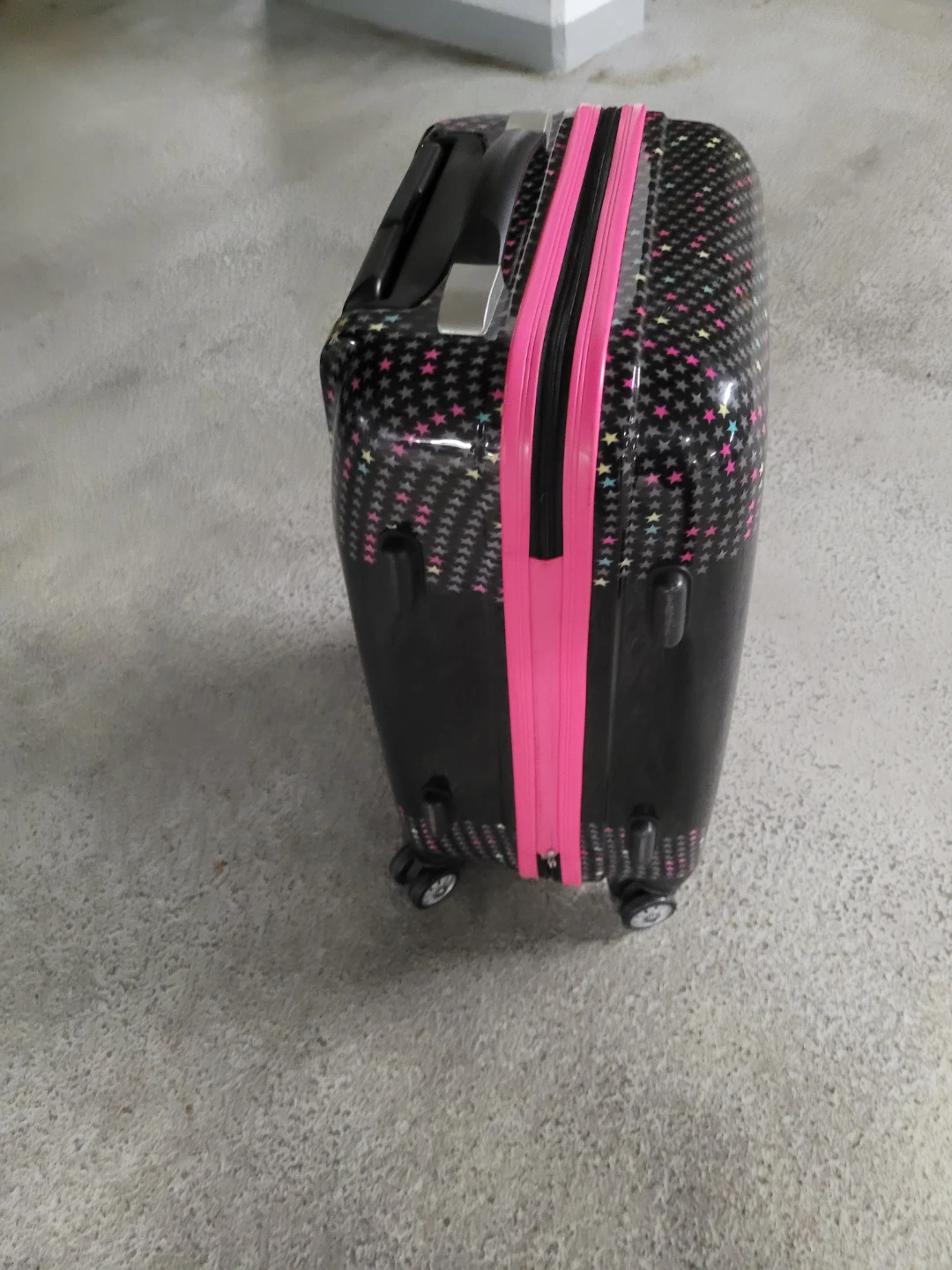 Hello Kitty Kids Rolling Suitcase - Black with Pink Stars - photo 3