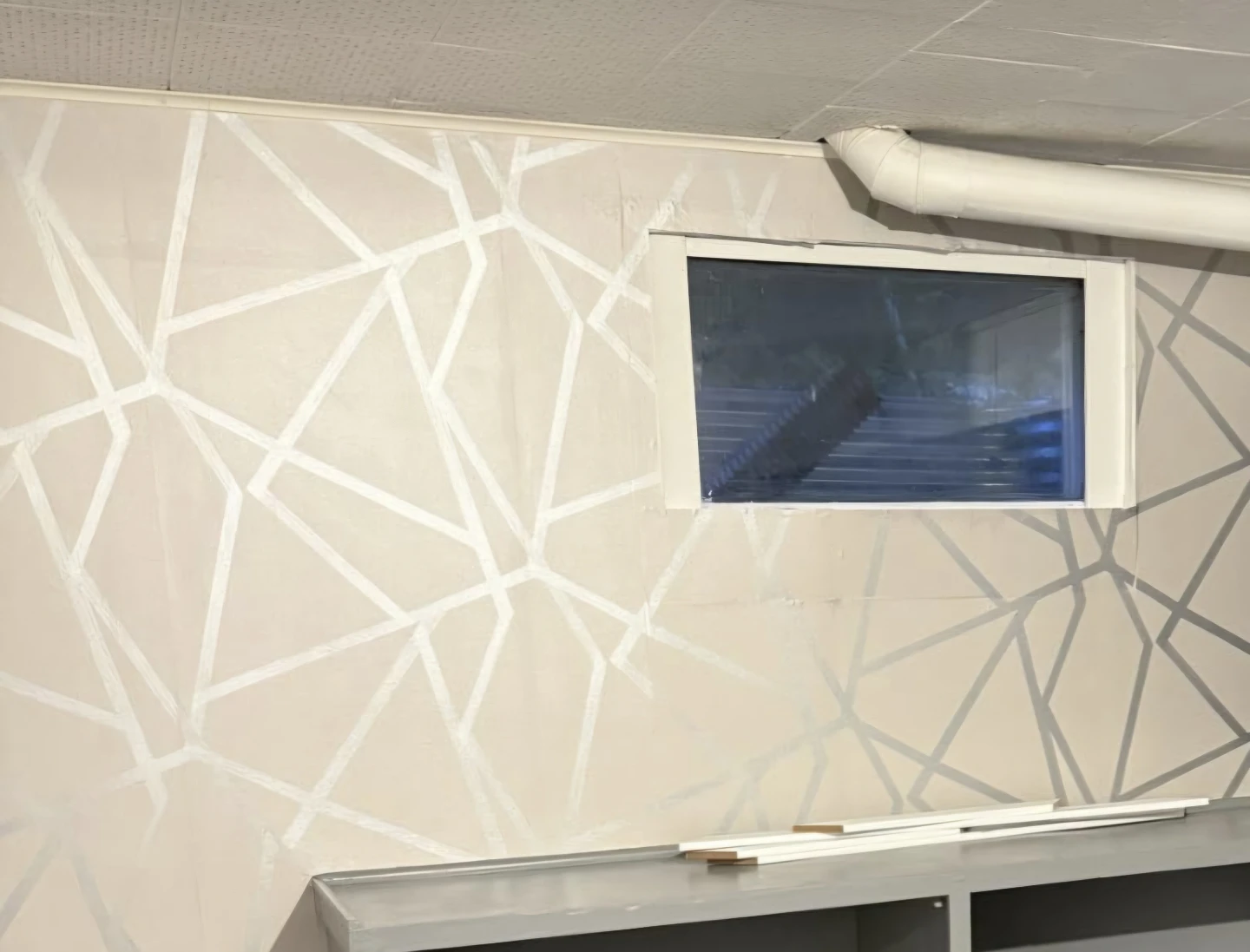 Non-self-Adhesive Geometric Wallpaper Beige & Silver 30.8inx32ft - photo 3