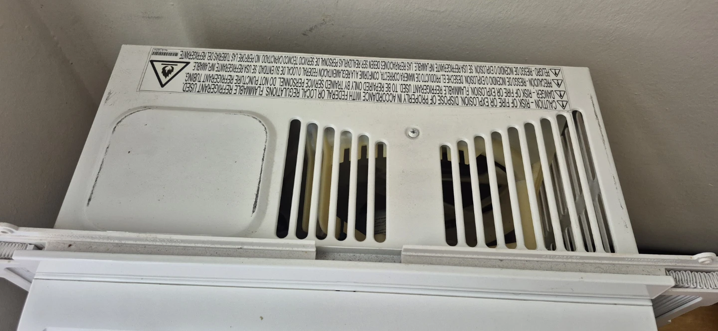 LG Room Air Conditioner LW1016ER - photo 2