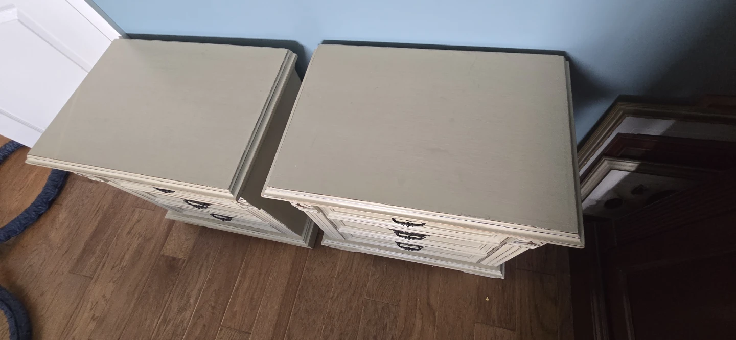 Pair of Vintage Nightstands - photo 2