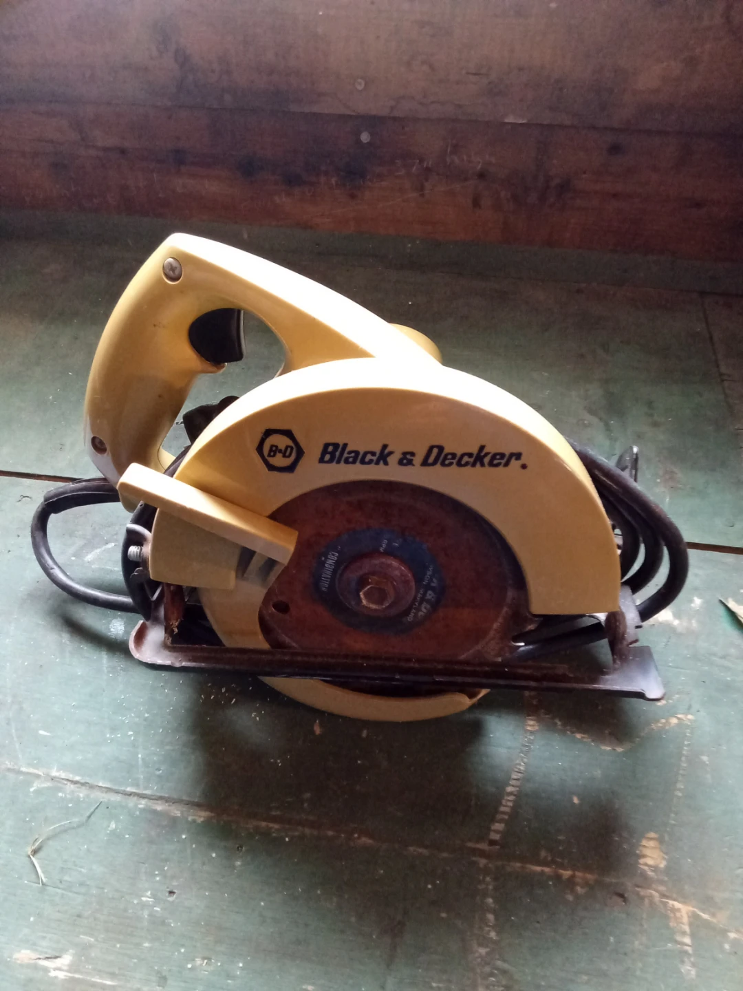 Black & Decker 140mm Compact Circular Saw