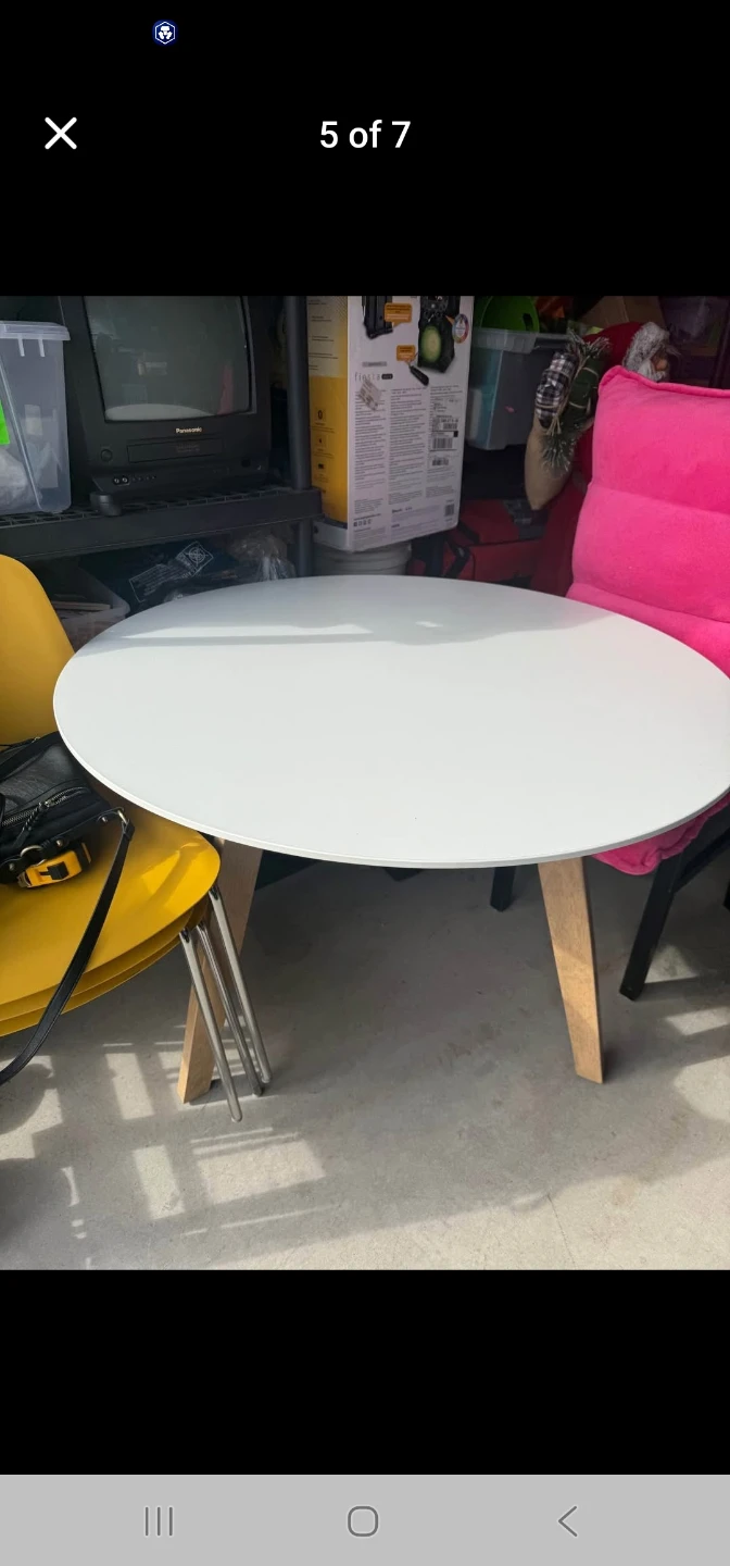 White Round Dining Table - photo 5