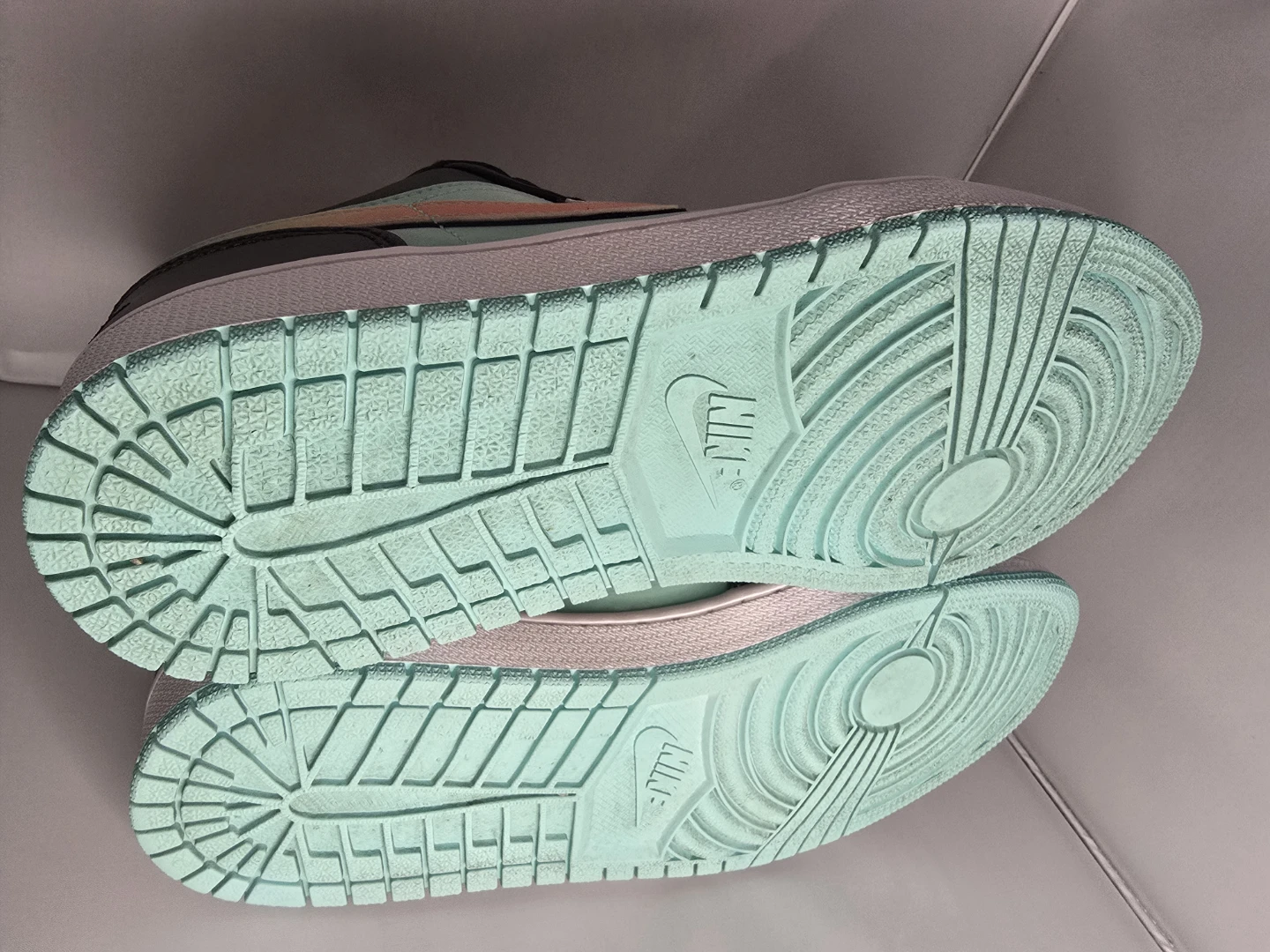Air Jordan 1 Low SE (Special Edition) Tropical Twist SIZE 8.5 - photo 5