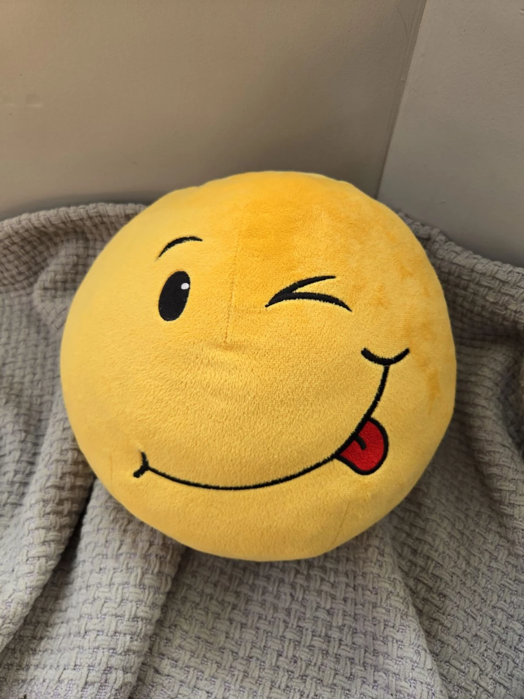Beanie Ballz Smiley Face Plush Toy