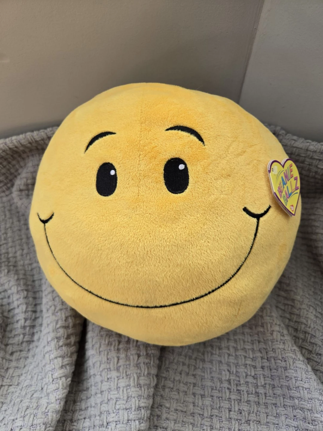 Beanie Ballz Smiley Face Plush Toy - photo 2
