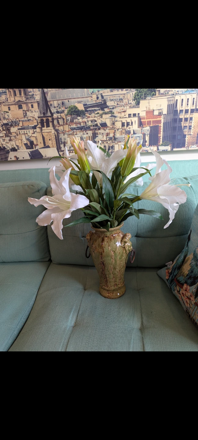 New flowers and vase