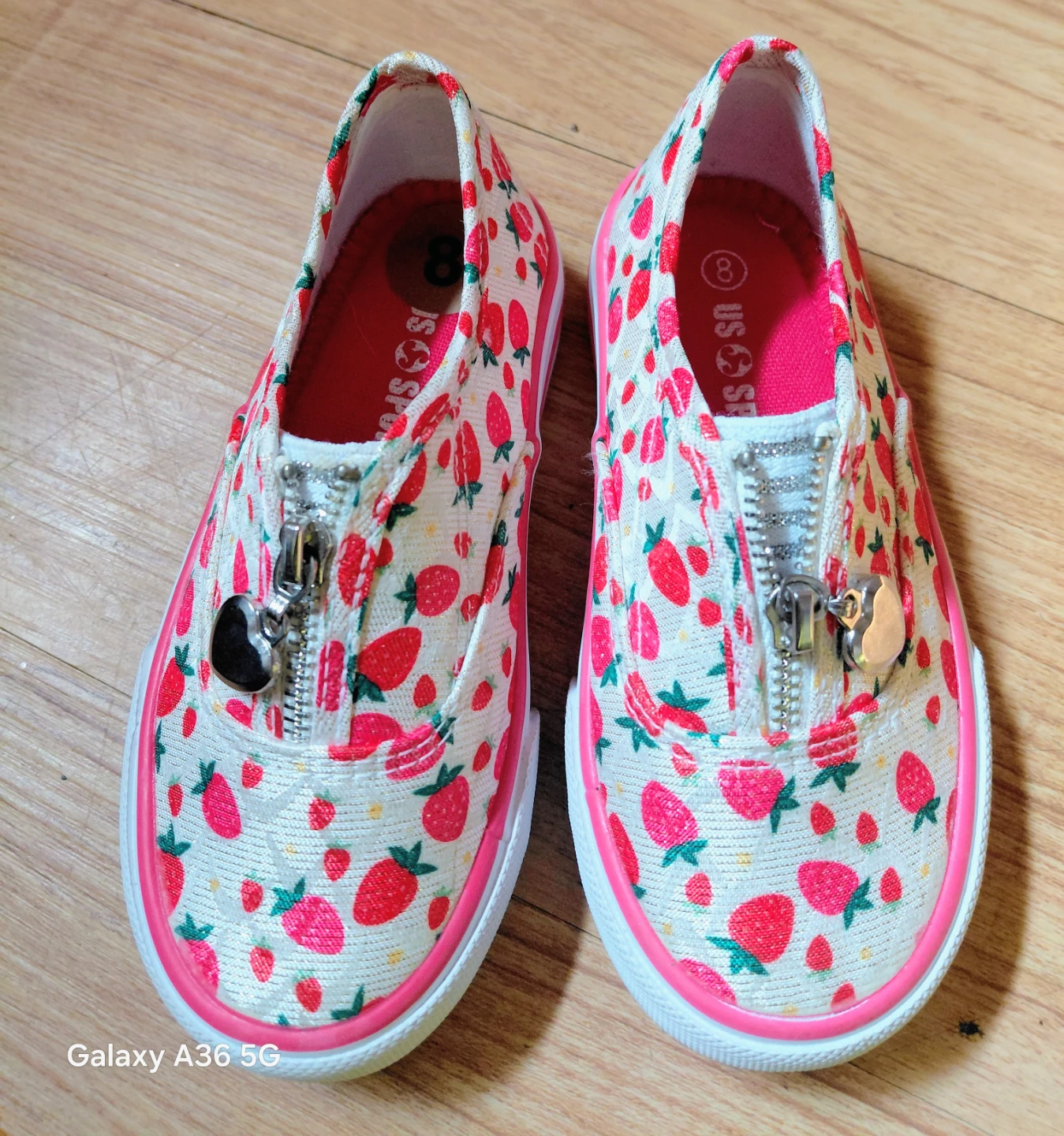 US Sports Girls Strawberry Print Slip-On Shoes Size 8 - photo 3