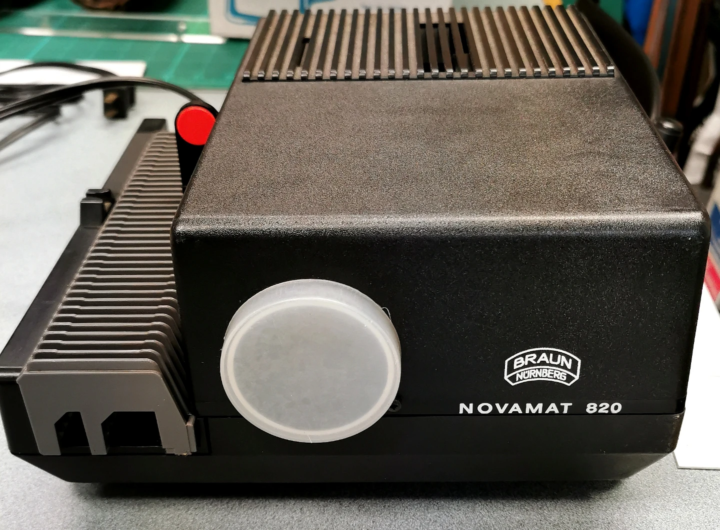 vintage slides projecter - photo 2