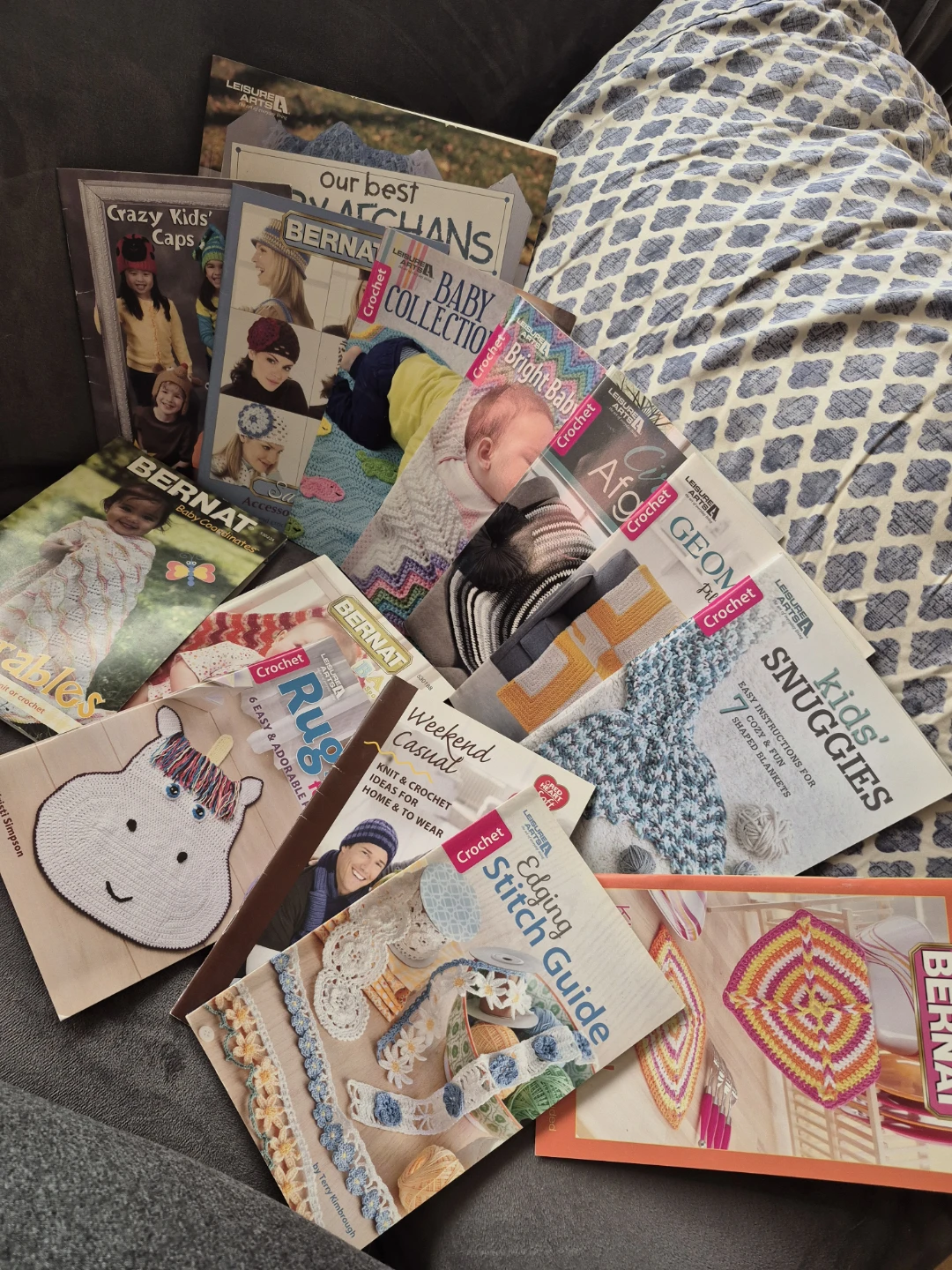 Bernat & Leisure Arts Crochet & Knit Pattern Books Bundle - photo 2