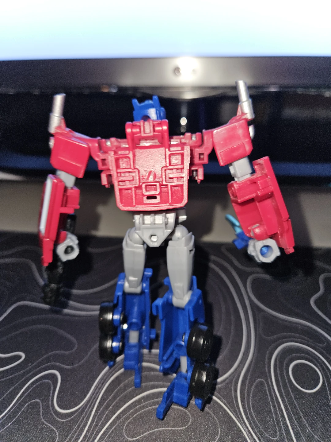 Transformers Optimus Prime Action Figure with Accessories - photo 2