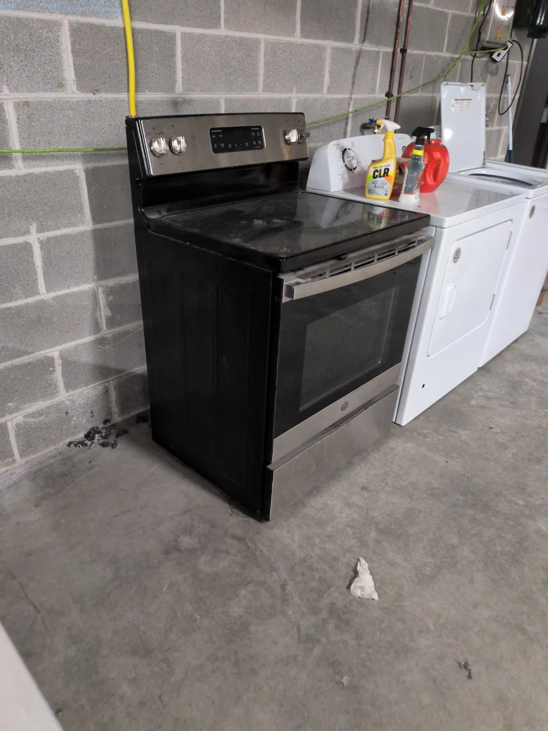 GE Electric Range with Smooth Top - photo 4
