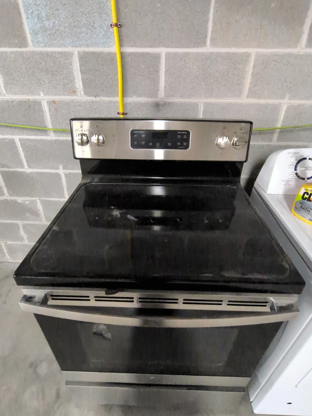 GE Electric Range with Smooth Top - photo 5