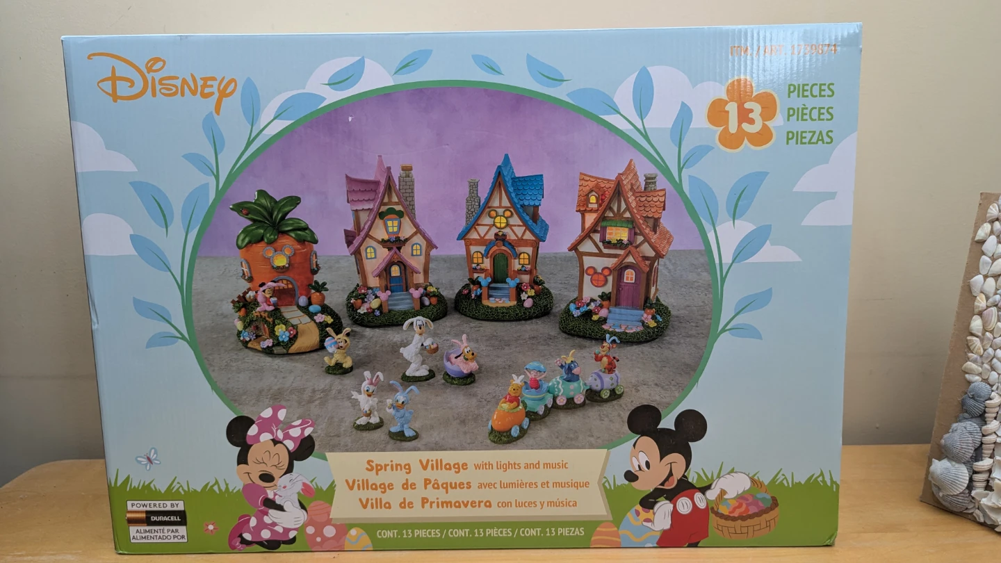 Disney Spring Village 13 Piece Light and Music Set brand new