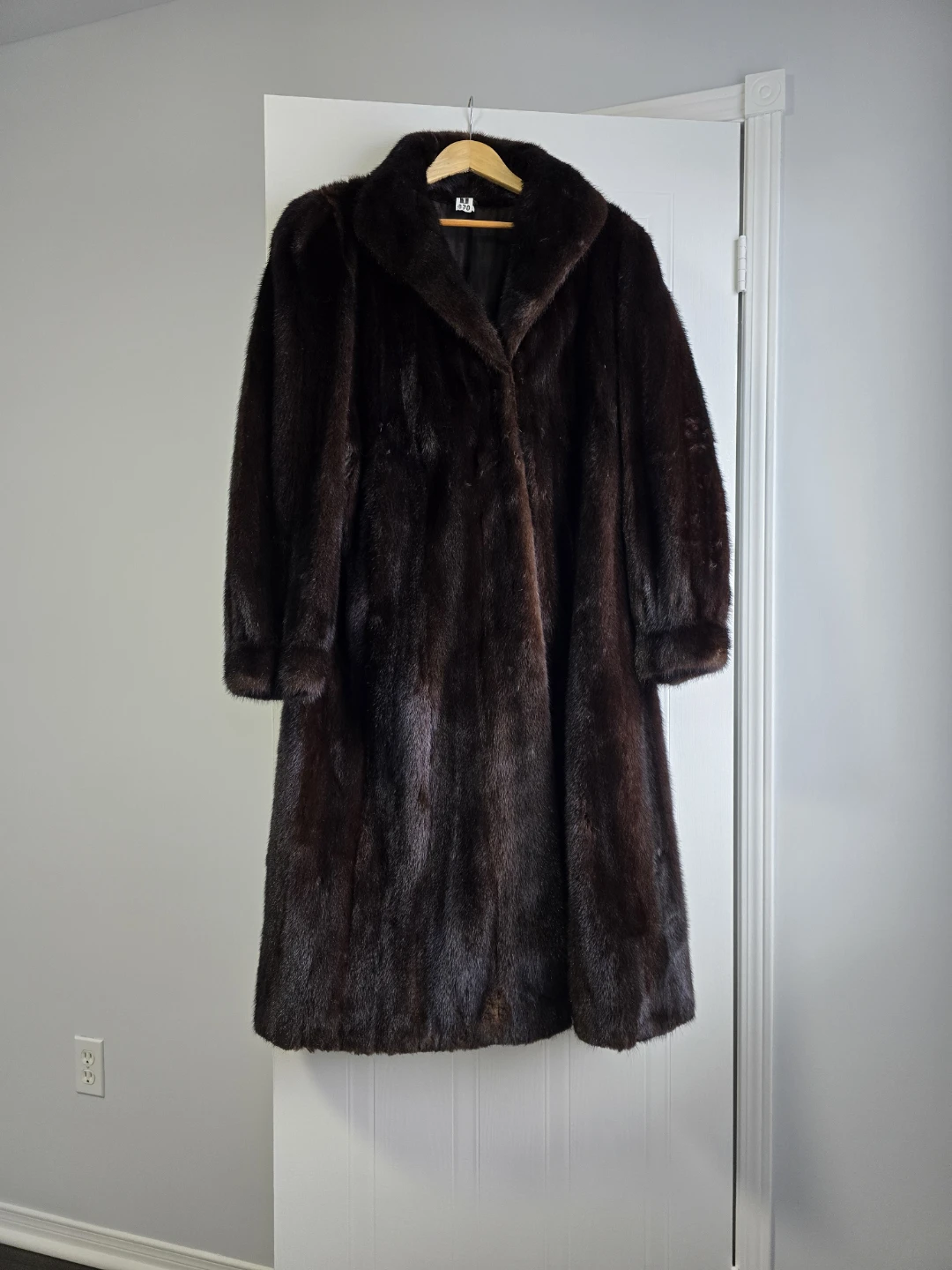 Dark Brown Mink Coat , size M - L - photo 2