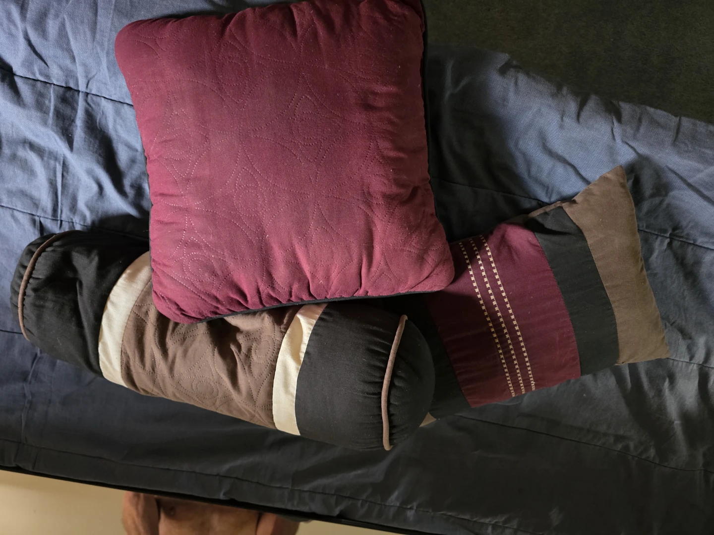 Set of 3 decorative throw pillows