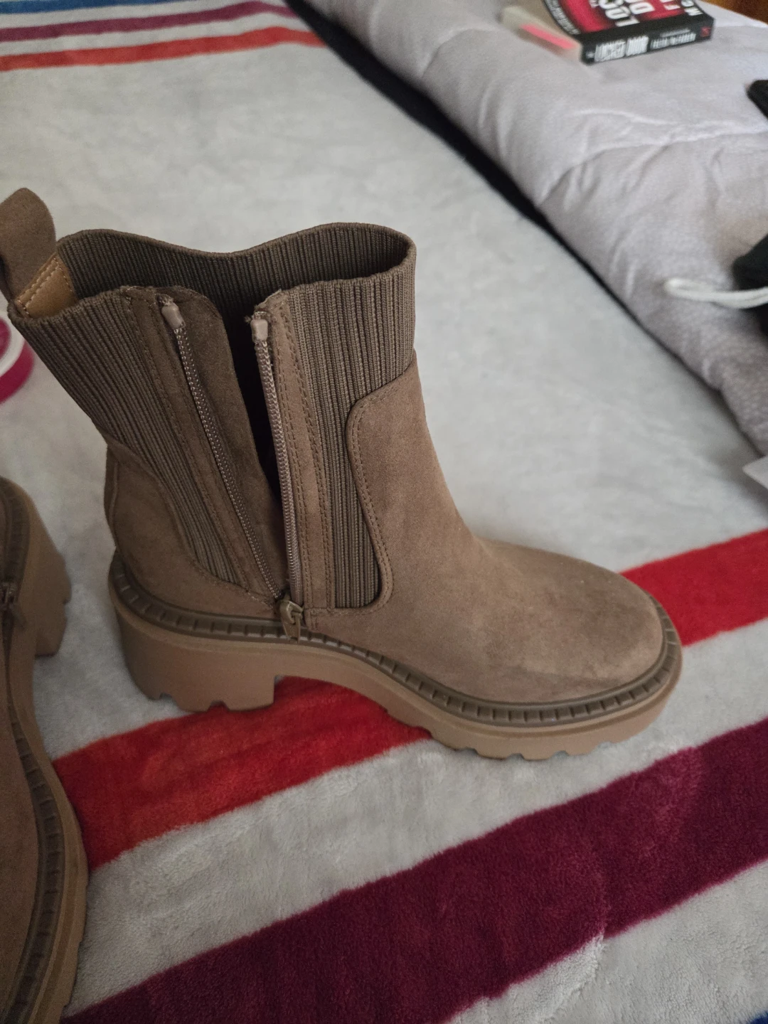 Universal Thread Brown Suede Ankle Boots - Size 6 - photo 3
