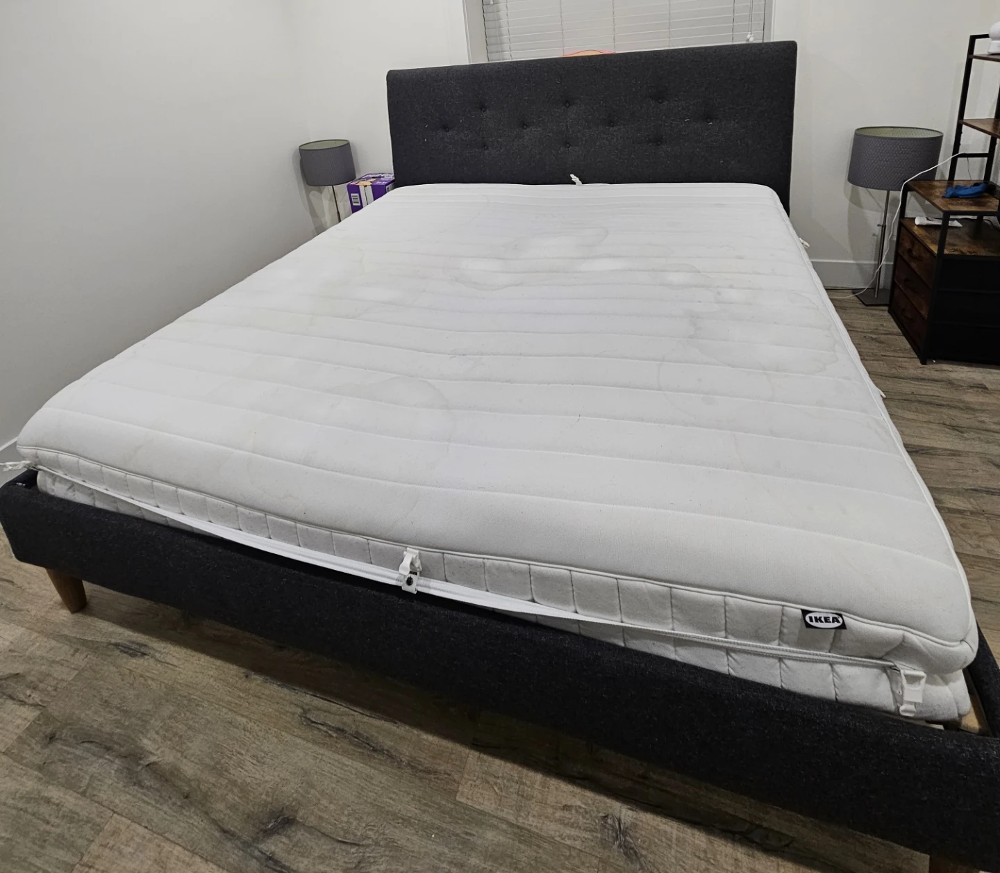 Bed - Grey king size - photo 5