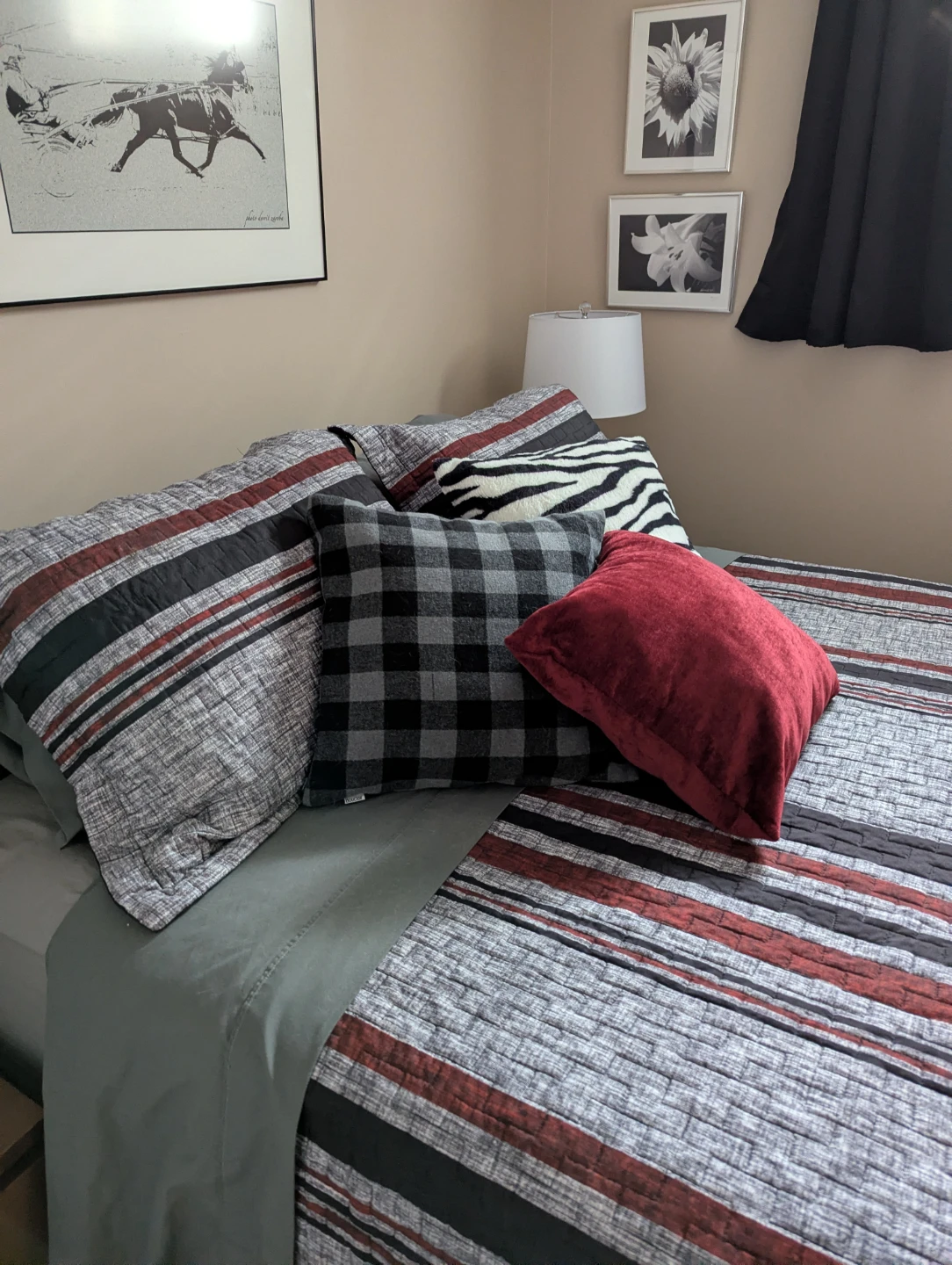 Queen-size bed - photo 3