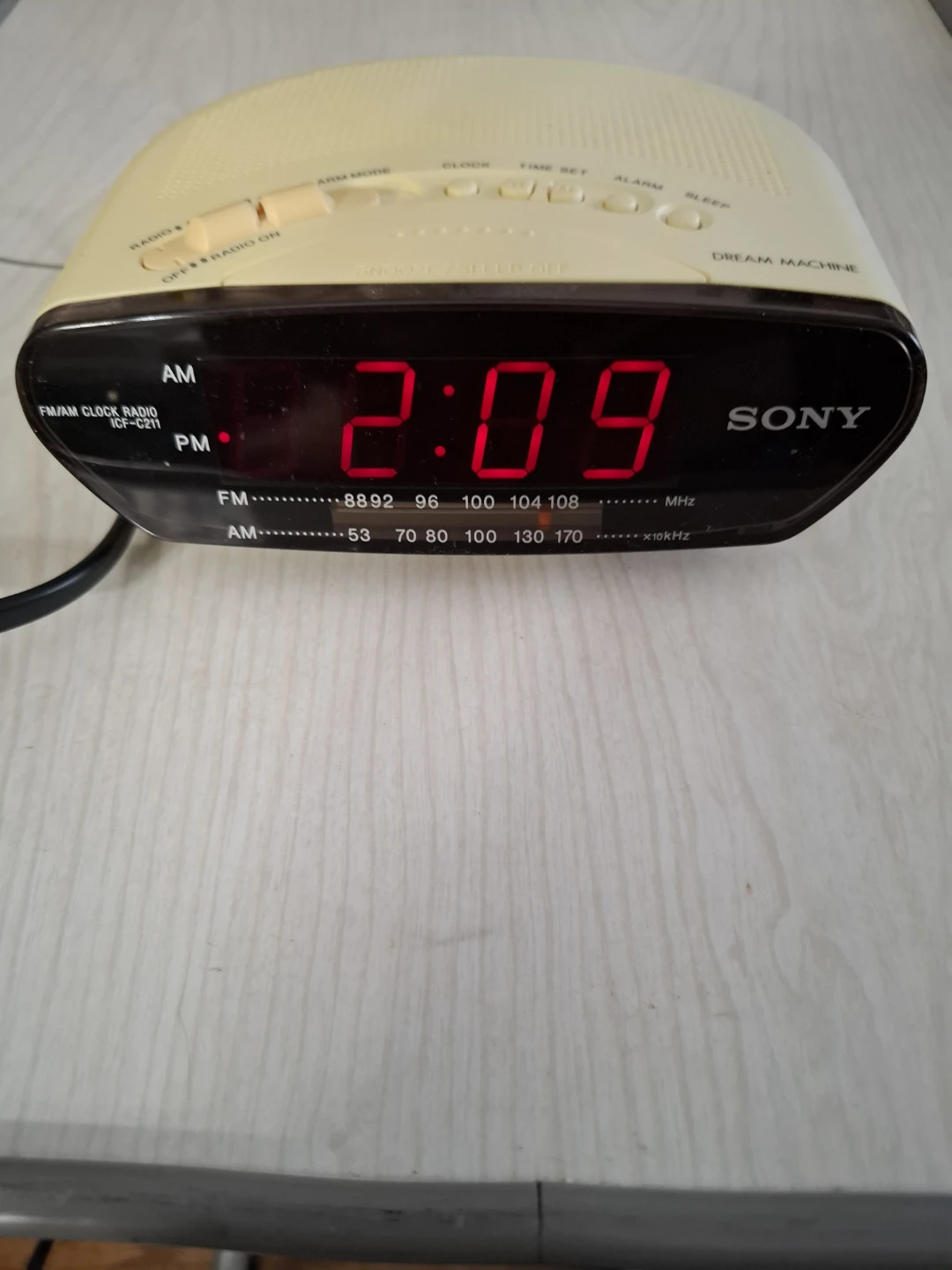 Sony Dream Machine FM/AM Clock Radio ICF-C211 - photo 2