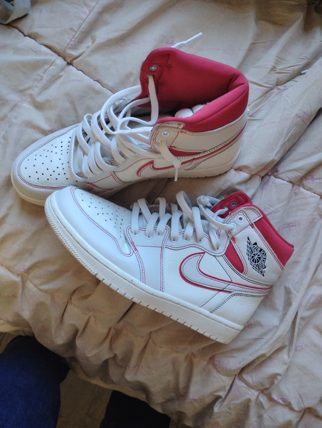 Nike Air Jordan 1 High Men's Size 9 White Red Sneakers