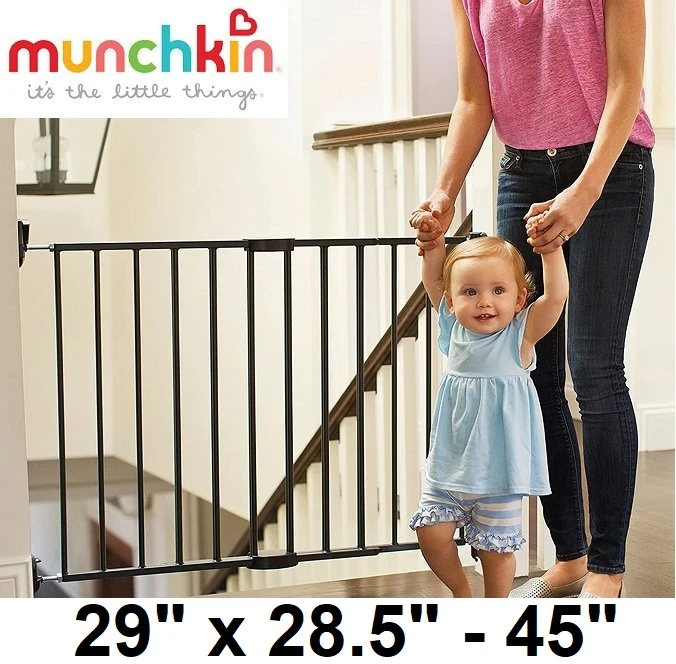 Munchkin Baby Gate- 29"x28.5"-45"