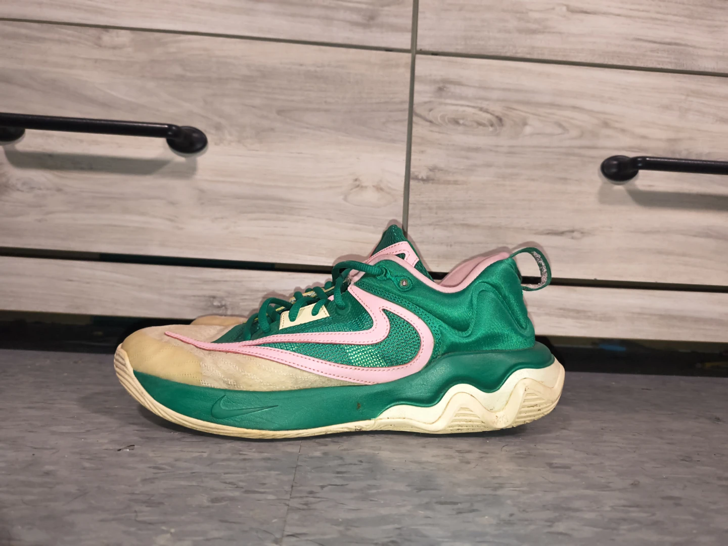 Nike Basketball Shoes - Green/Pink - photo 4