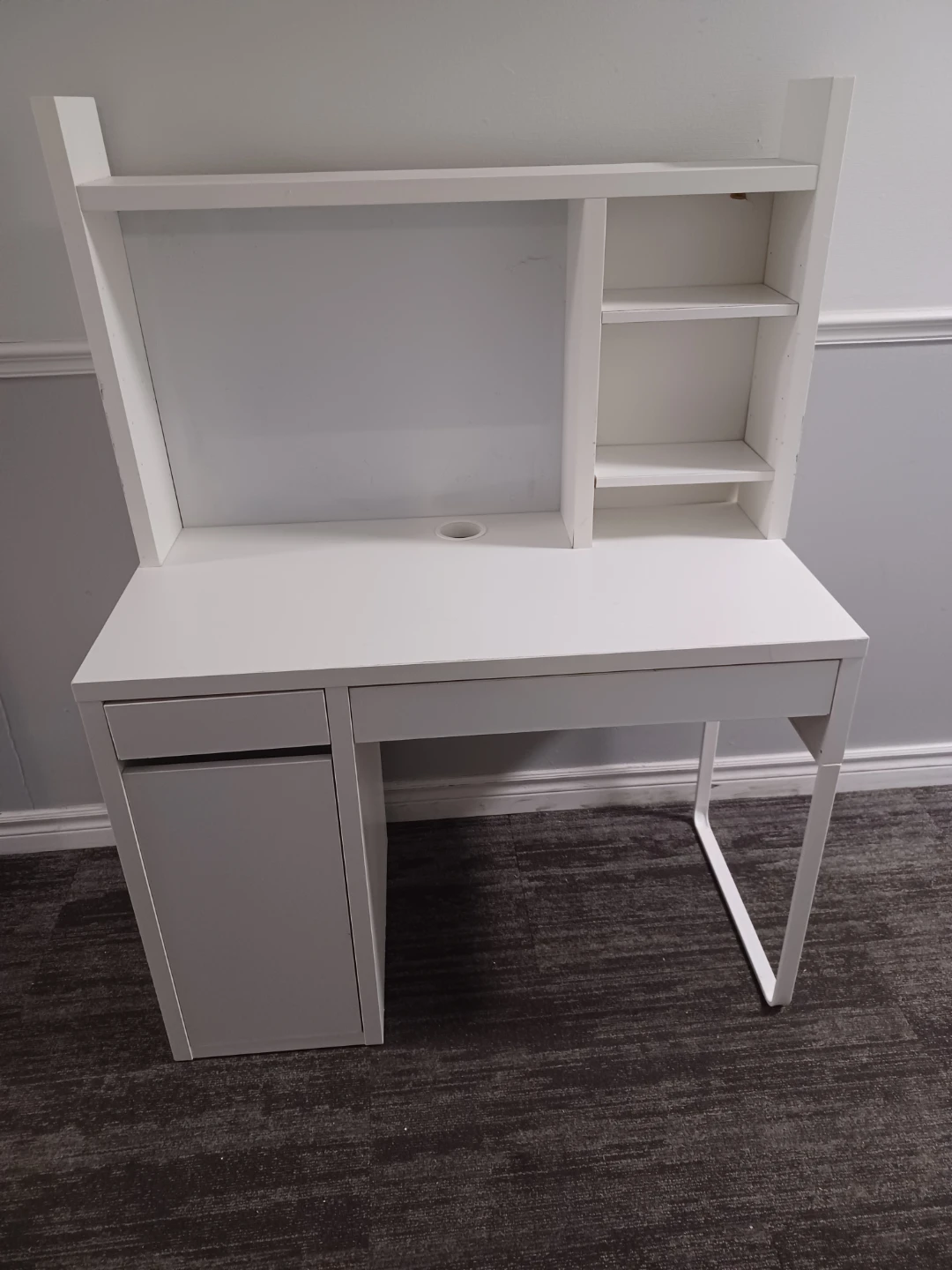 White Computer Desk with Hutch and Shelving