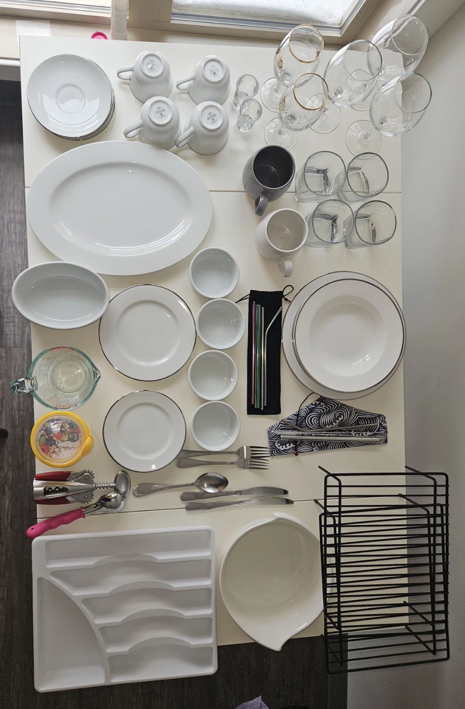 Bundle, Assorted Dinnerware Set