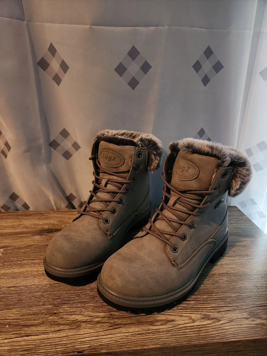 Lugz Women's Grey Winter Boots Size 9.5