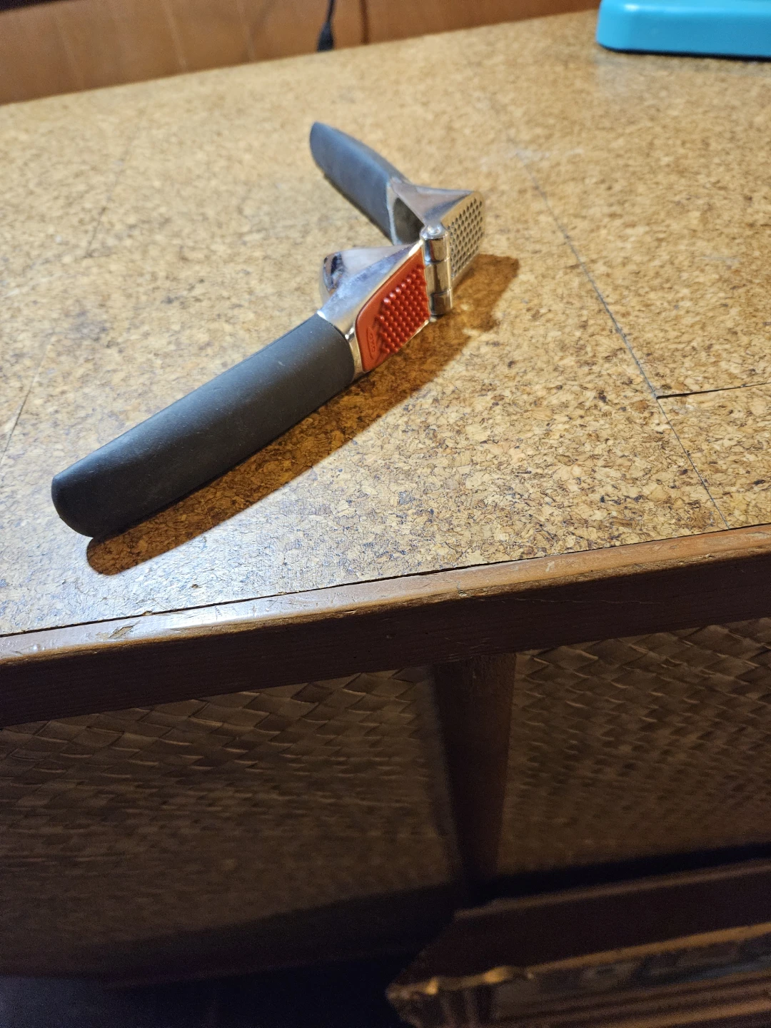 Garlic Press with Black Handles - photo 2
