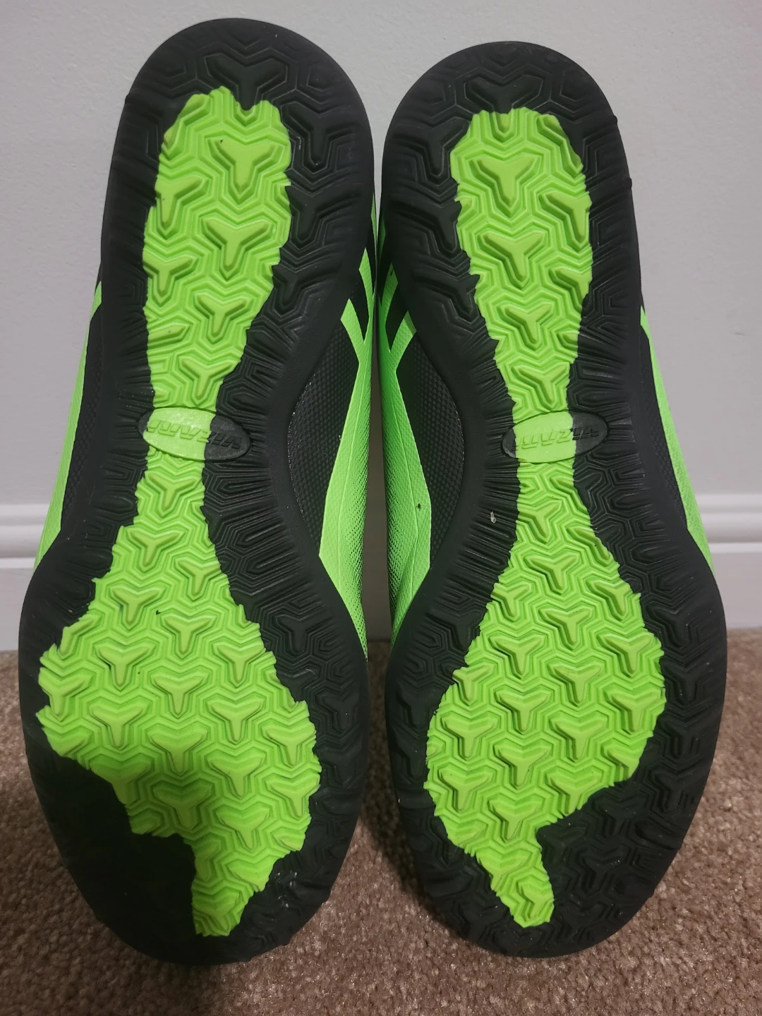 Men's soccer shoes Size 8 - photo 3